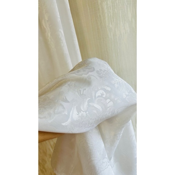 Vintage Bellina bridal white house coat and nightgown with lace trimmings - Picture 9 of 11